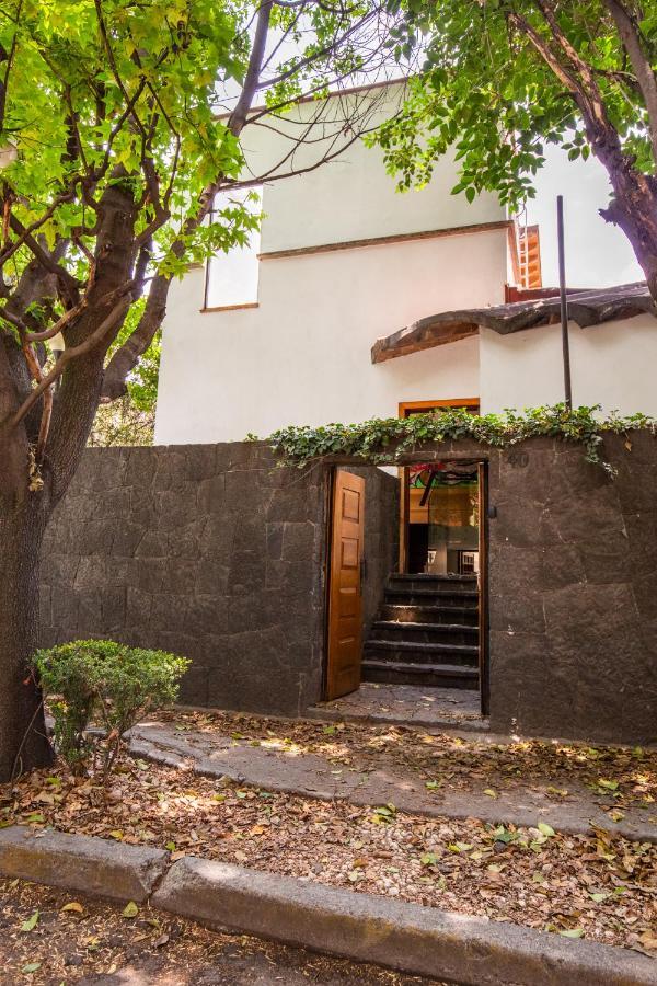 Casa Blanca In Coyoacan Mexico by Eksteriør bilde