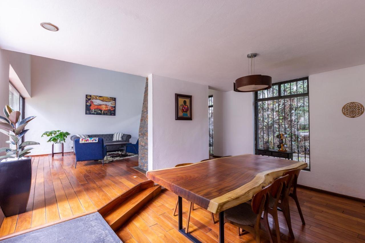 Casa Blanca In Coyoacan Mexico by Eksteriør bilde